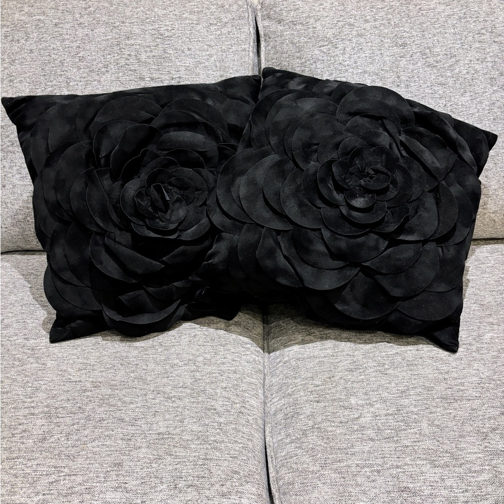Pair of EUC Black 80s Style Giant Flower Throw Pillows 18x18” With Suede Effect